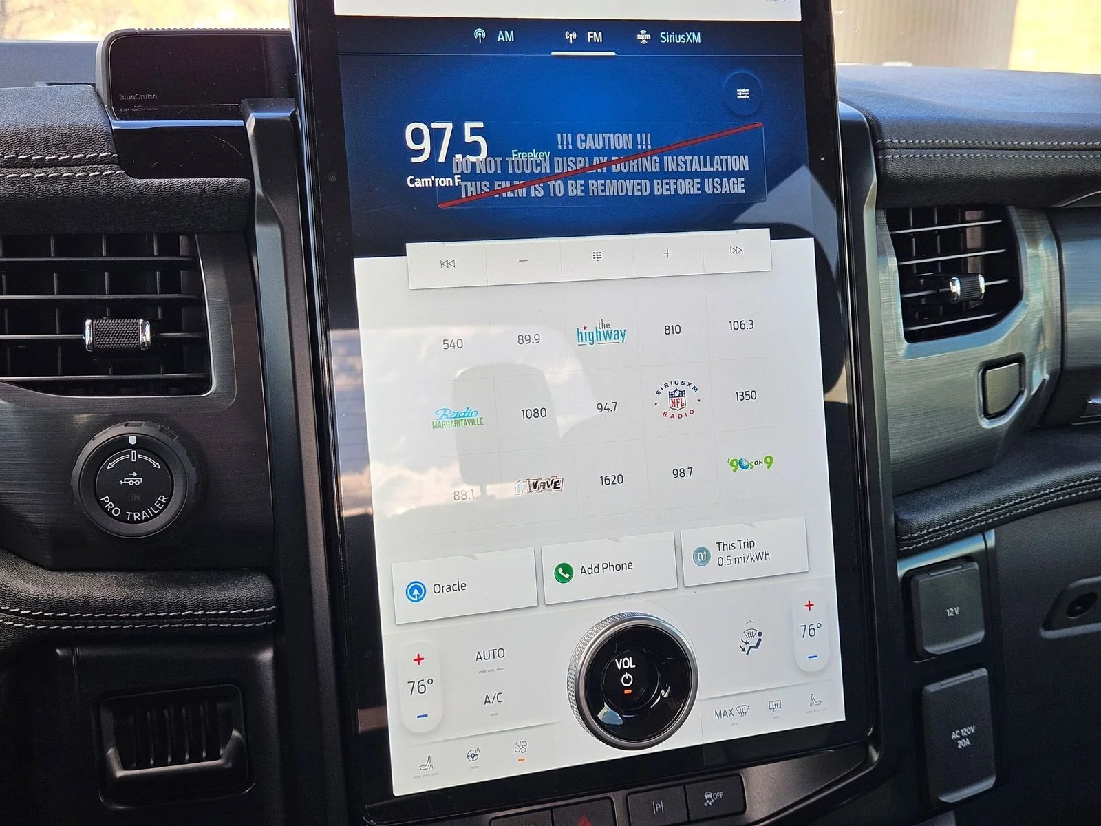 2025 Ford F-150 Lightning Flash - Photo 16