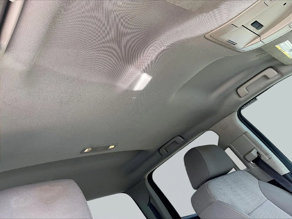 Used 2017 White Chevrolet LT image 31