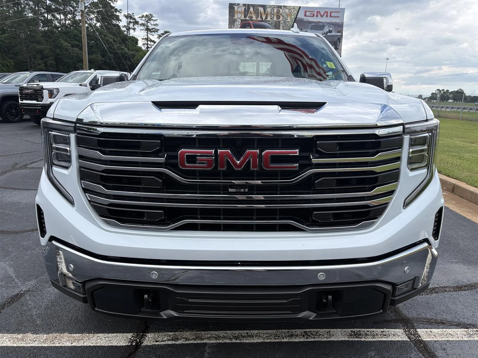 Used 2026 Glacier White Tricoat GMC SLT image 11