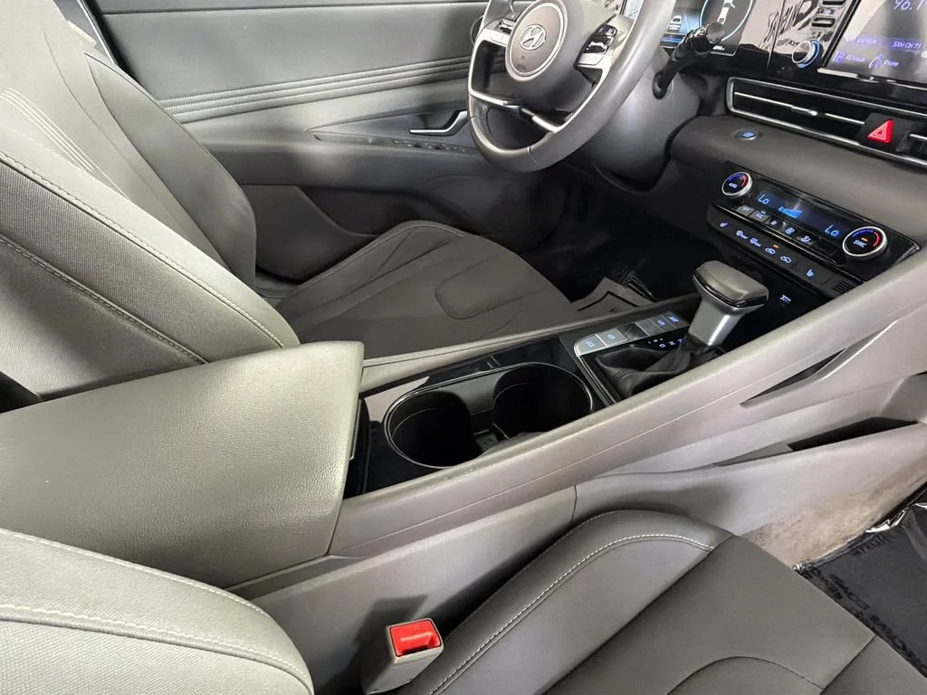 Used 2022 Black Hyundai SEL image 32