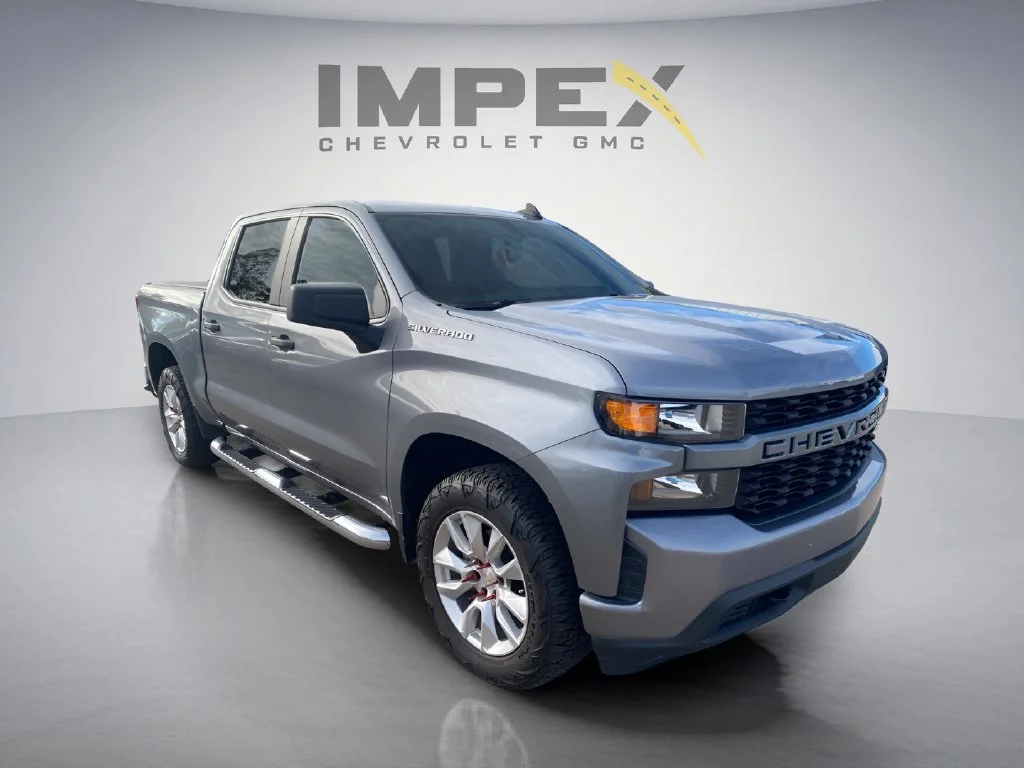 Used 2021 SATIN STEEL METALLIC Chevrolet Custom image 14