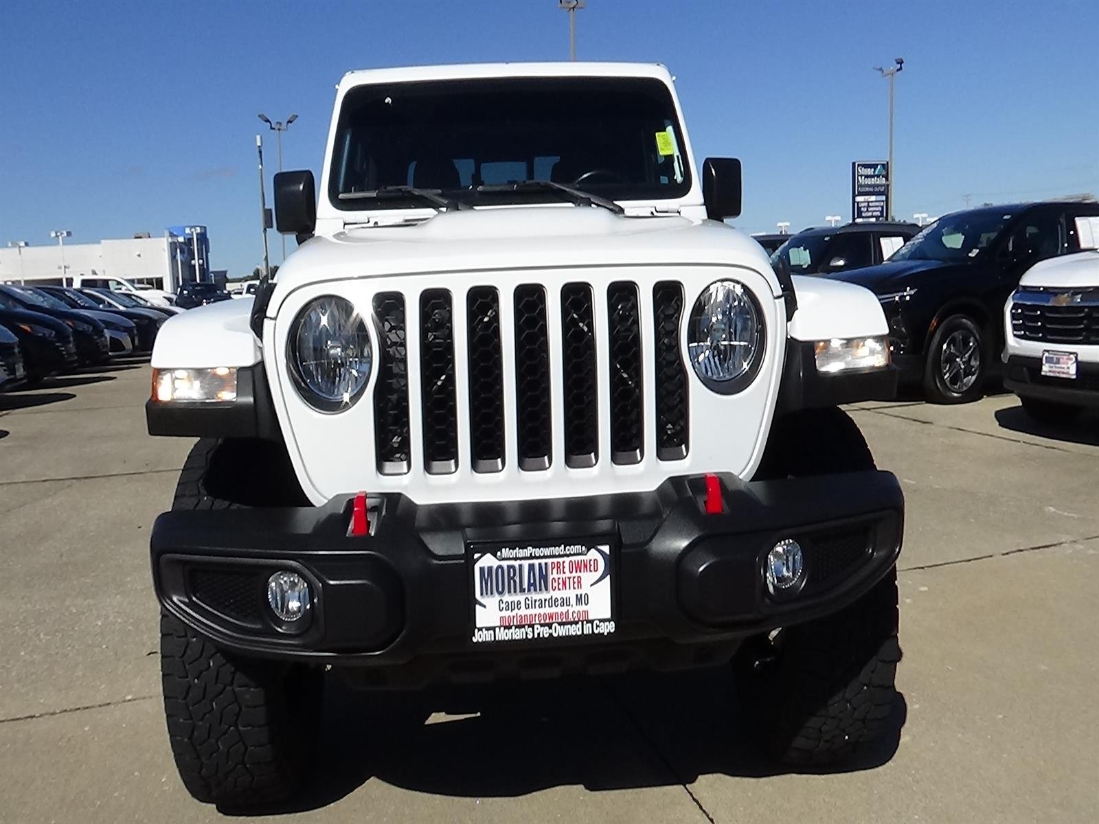 Certified Used 2023 Bright White Clear Coat (pw7) Jeep Rubicon image 4