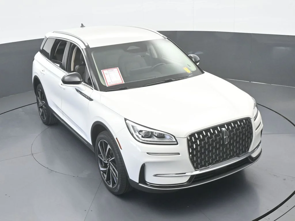Used 2023 White Metallic Lincoln Reserve image 51