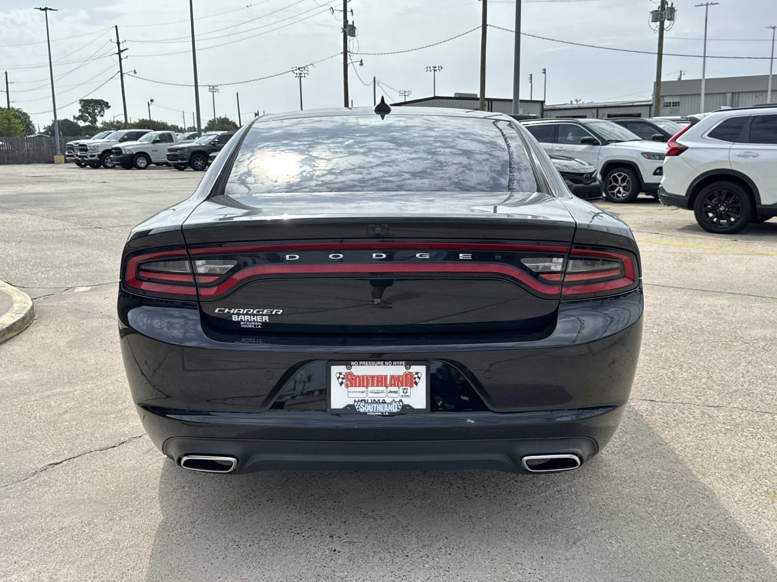 Used 2023 Pitch Black Clearcoat Dodge SXT image 6