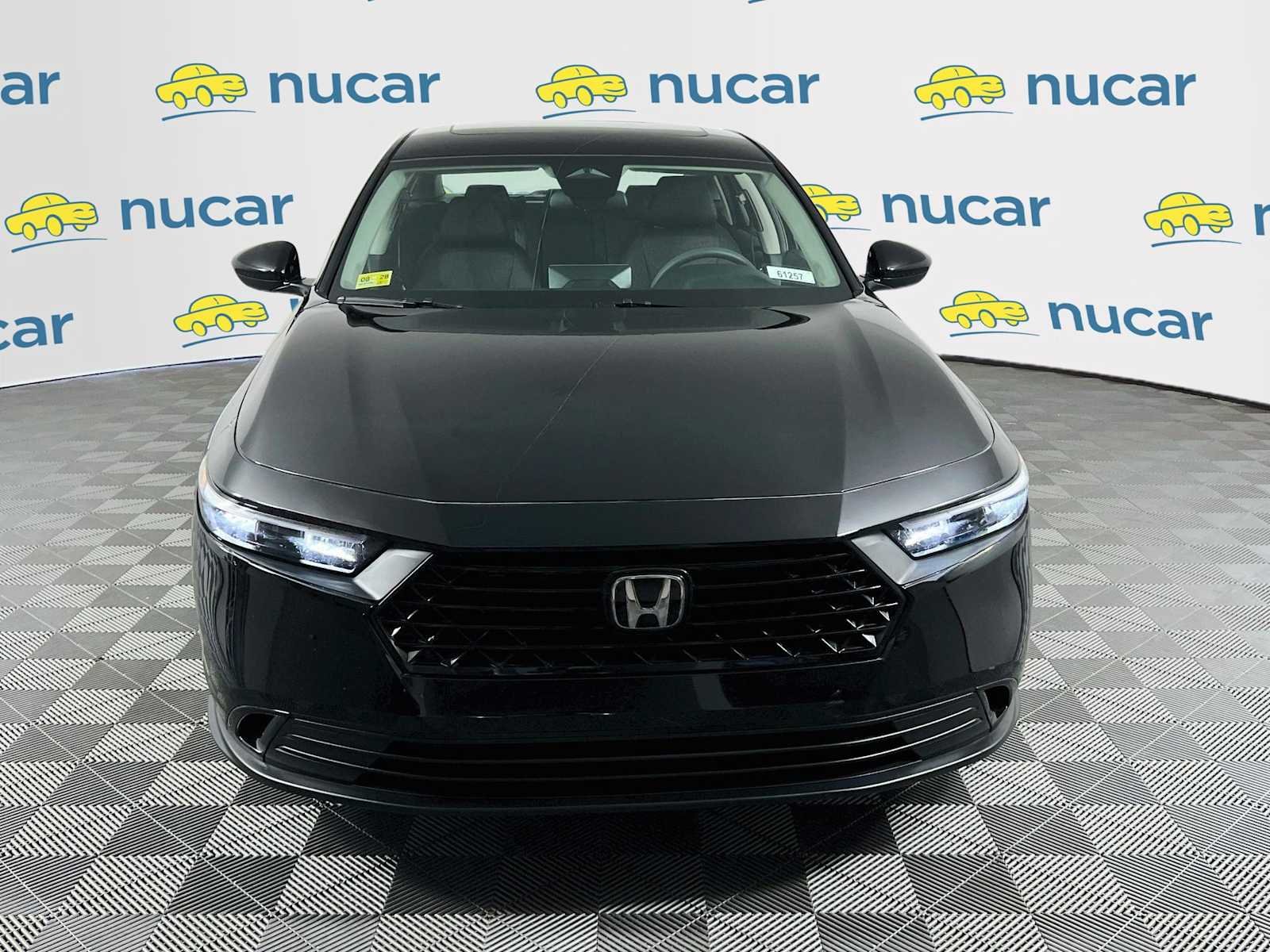 Used 2025 Crystal Black Pearl Honda SE image 2