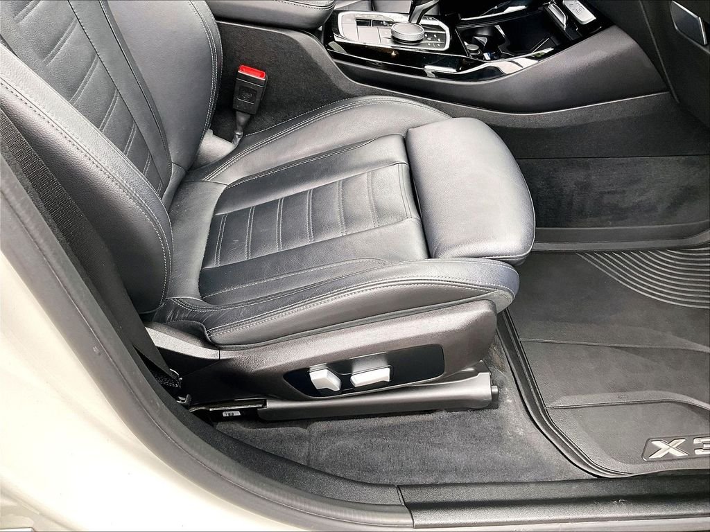 Used 2022 White BMW xDrive30i image 37