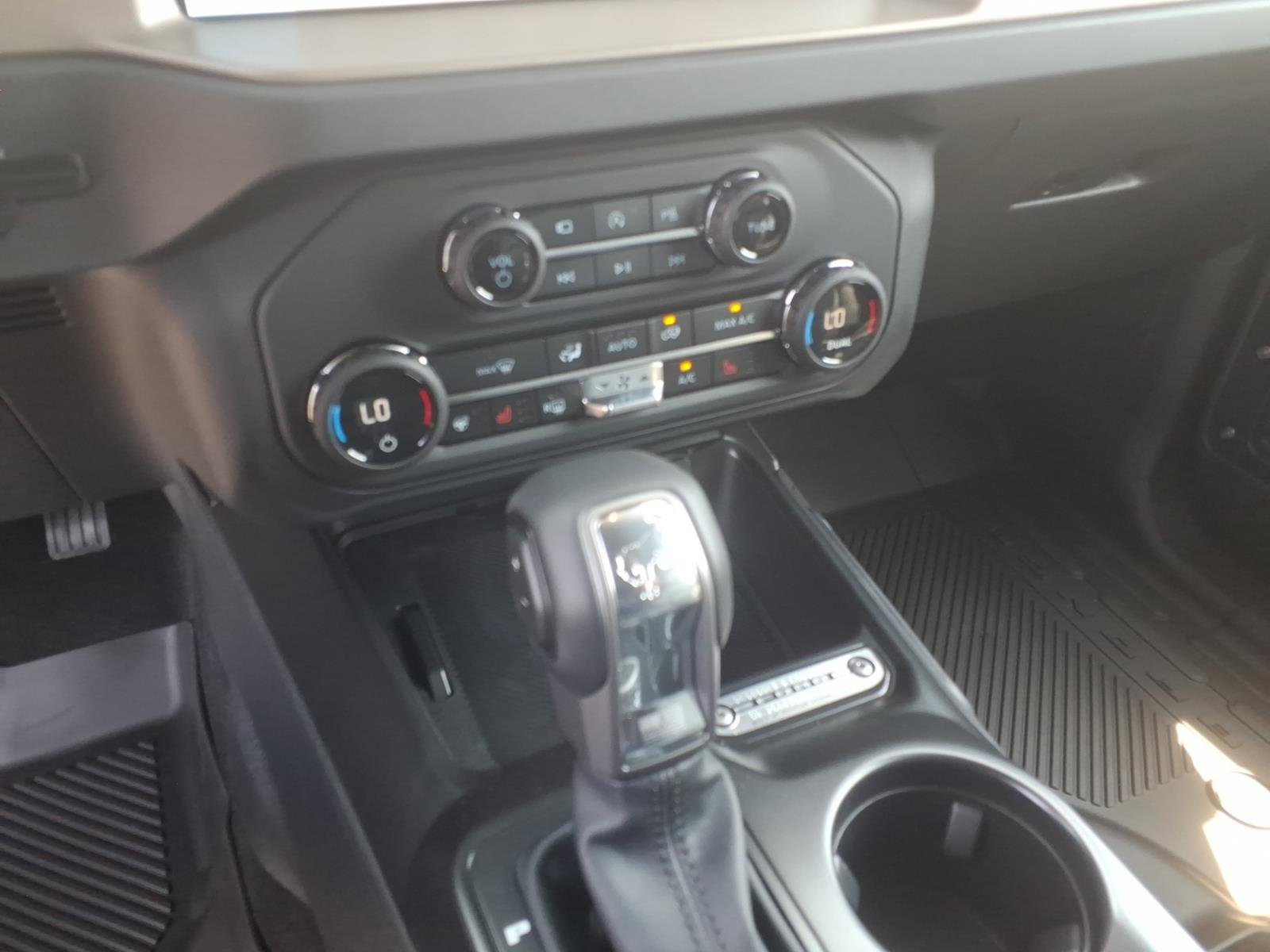 New 2026 Avalanche Gray Ford Outer Banks® image 20