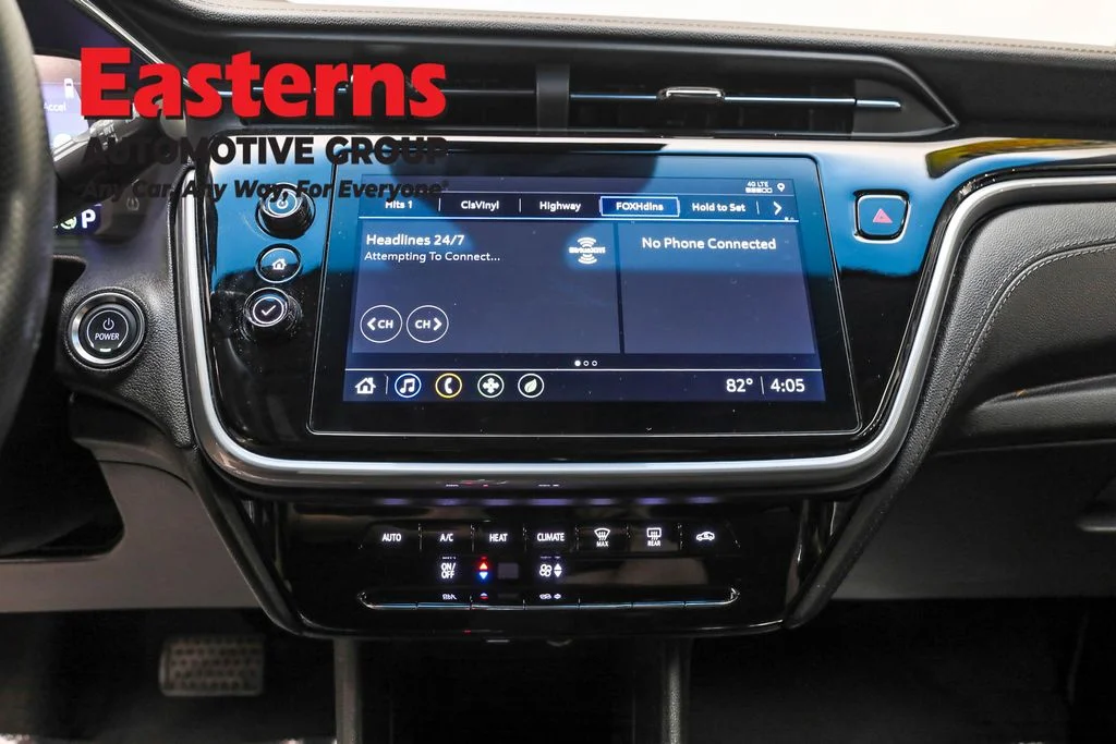 Used 2023 White Chevrolet 1LT image 12