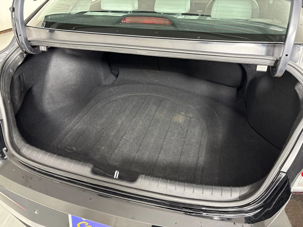 Used 2024 Black Hyundai Limited image 19