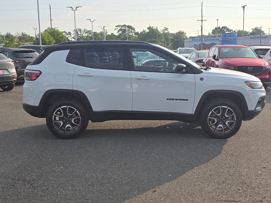 Used 2025 Bright White Clear Coat Jeep Trailhawk image 18