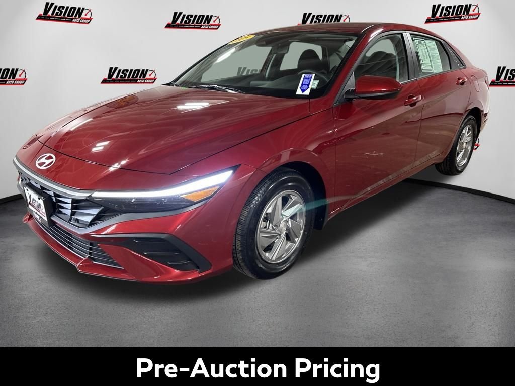 Certified Used 2025 Red Hyundai SE image 1