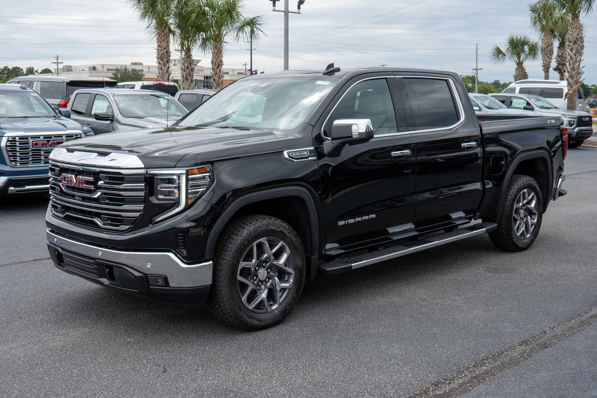 2026 GMC Sierra 1500 SLT - Photo 7