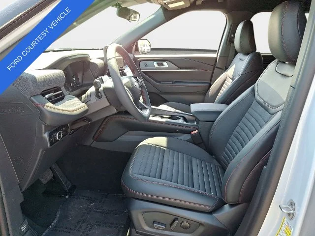 Used 2026 Space White Metallic Ford ST-Line image 9