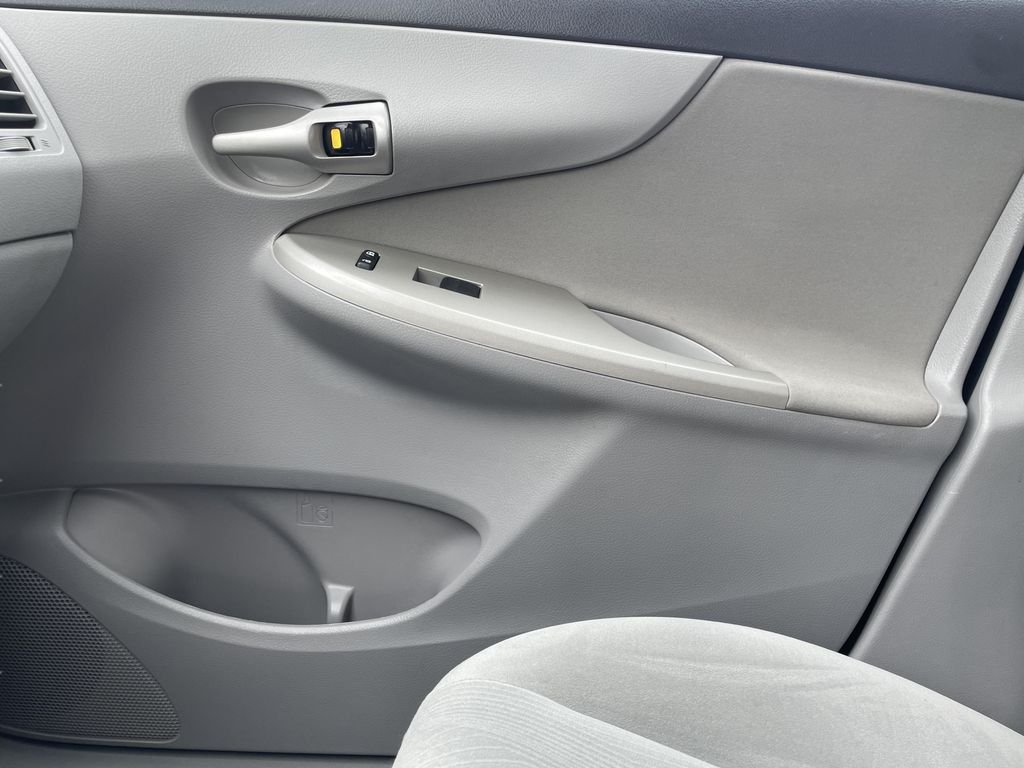 Used 2011 Gray Toyota LE image 15