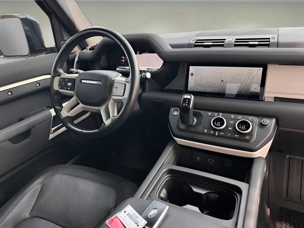 2023 Land Rover Defender X-Dynamic SE - Photo 7