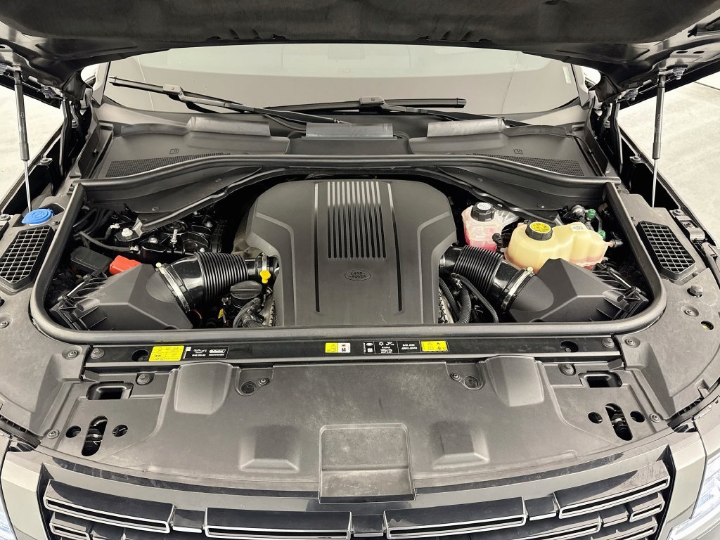 Certified Used 2025 Black Land Rover SE image 31