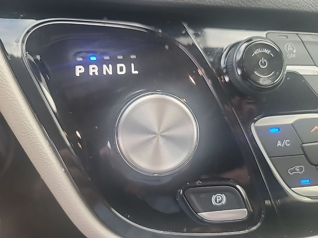 Used 2022 White Chrysler Touring L image 20