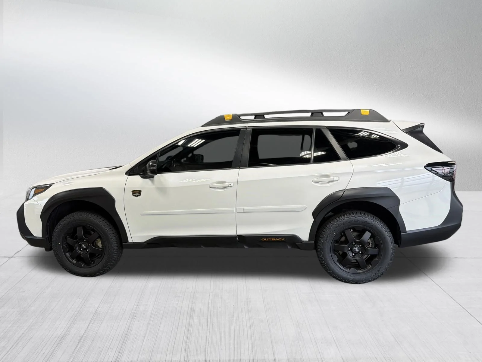 Used 2023 Crystal White Pearl Subaru Wilderness image 4
