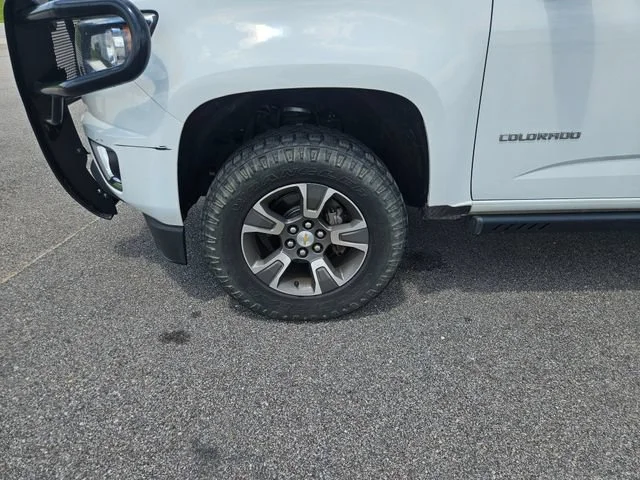 Used 2019 SUMMIT WHITE Chevrolet 4WD Z71 image 27