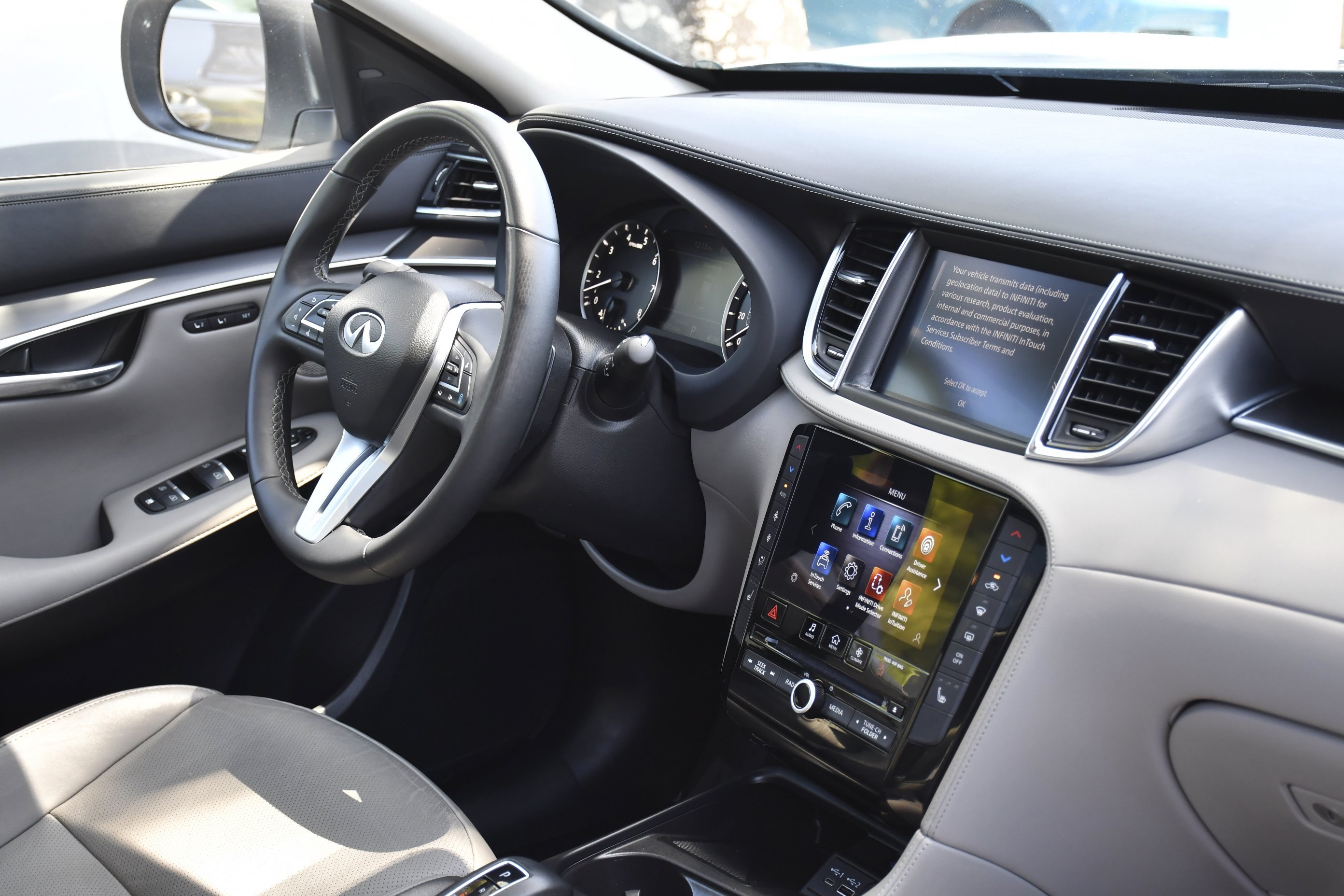 Used 2025 Slate Gray INFINITI LUXE image 27