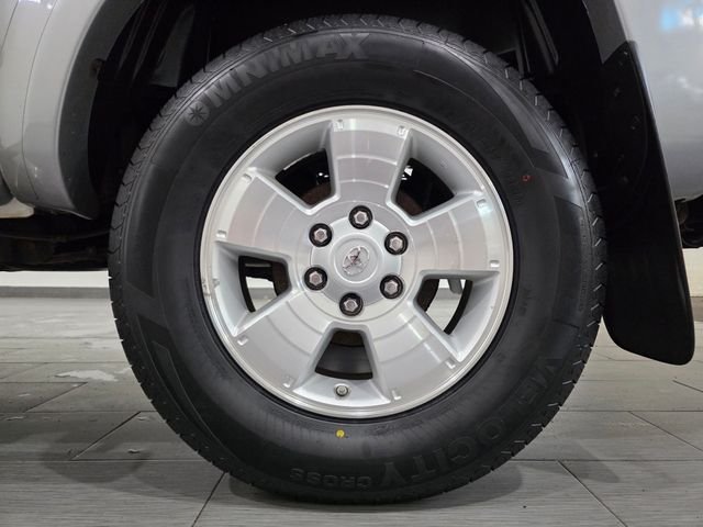 Used 2015 Silver Toyota Base image 23