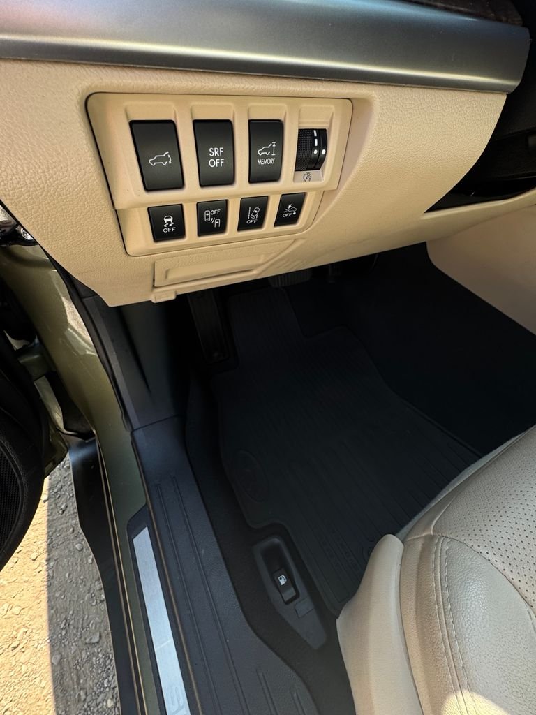 Used 2016 Wilderness Green Metallic Subaru 2.5i image 15