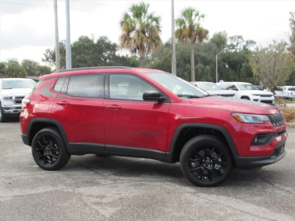 New 2026 Red Hot Pearlcoat Jeep Latitude Altitude image 2