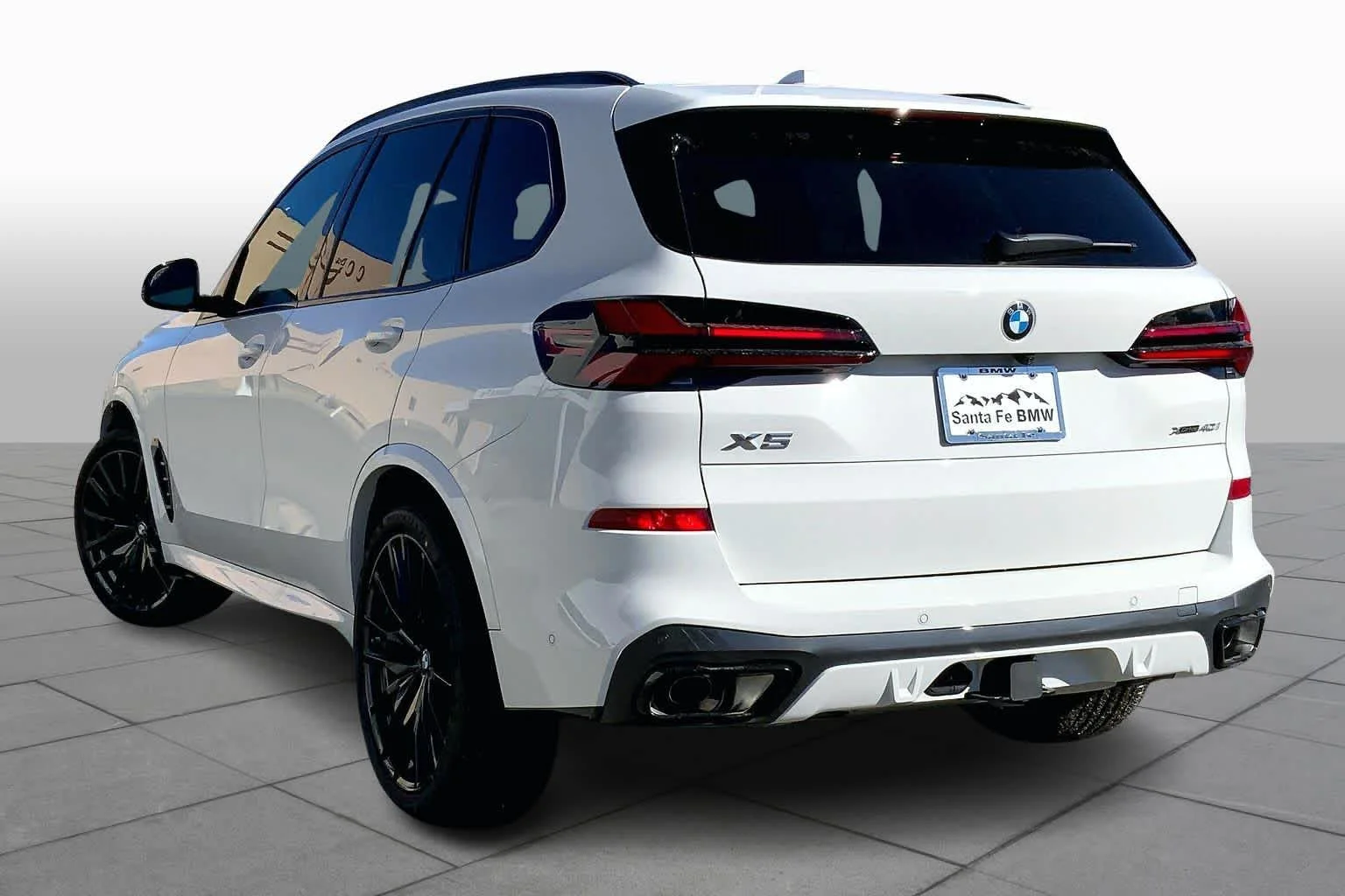 New 2026 Alpine White BMW xDrive40i image 12