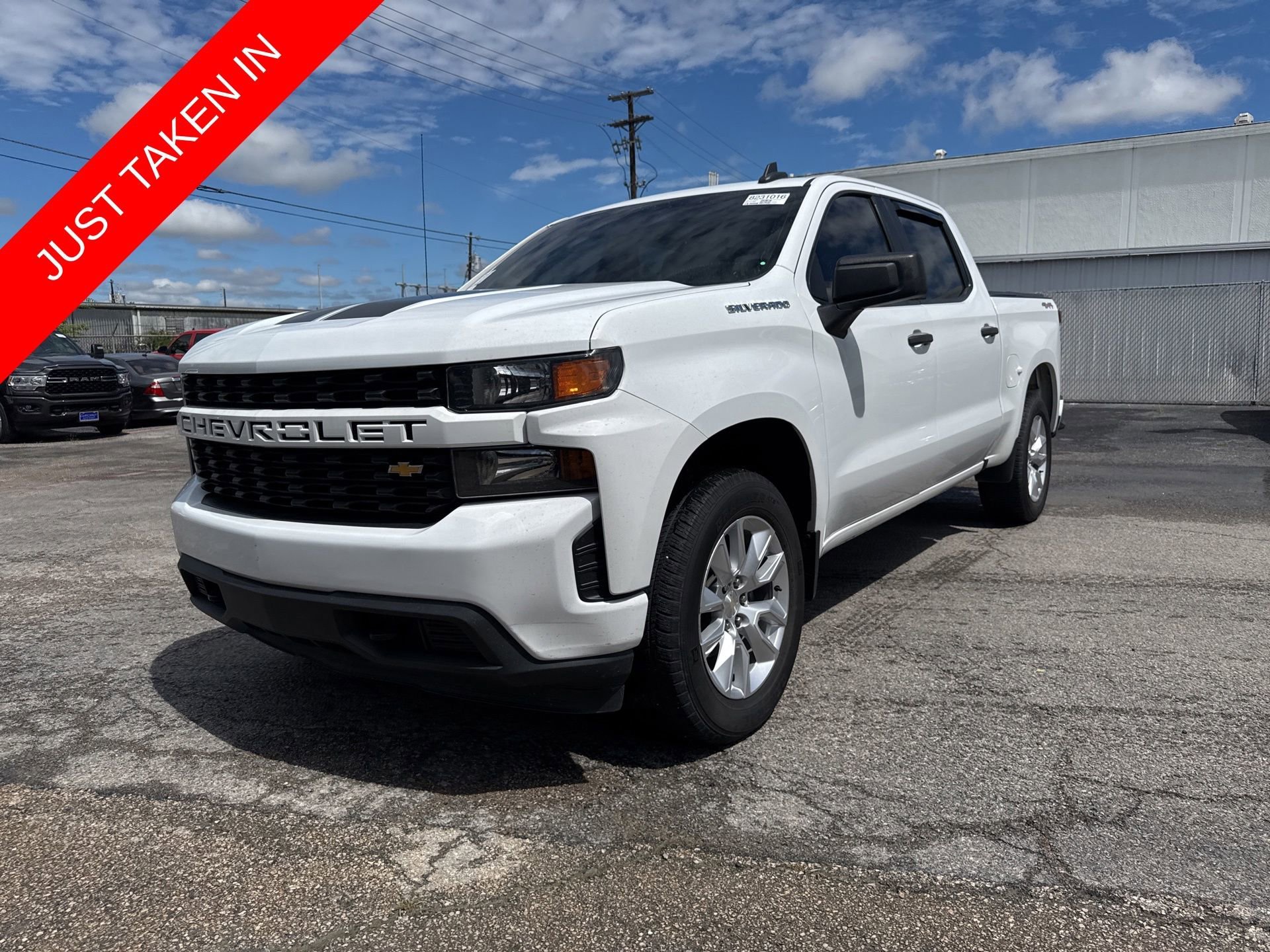 2022 Chevrolet Silverado 1500 Custom 4X4 Crew Cab Short Box's photo