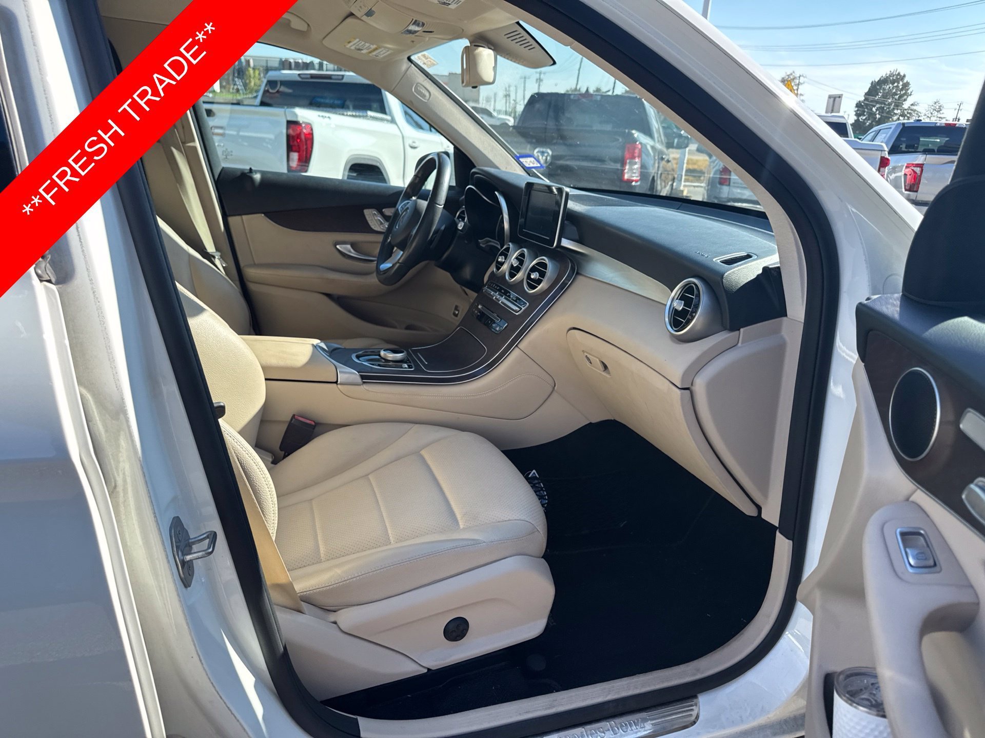 Used 2019 White Mercedes-Benz GLC 300 image 9