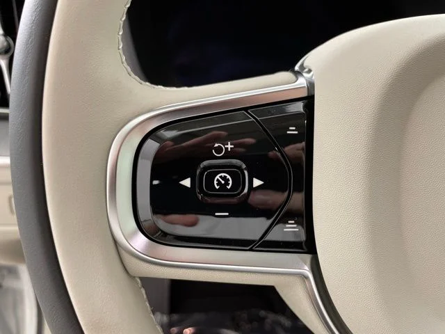 Used 2024 White Volvo T8 Plus Dark Theme image 22