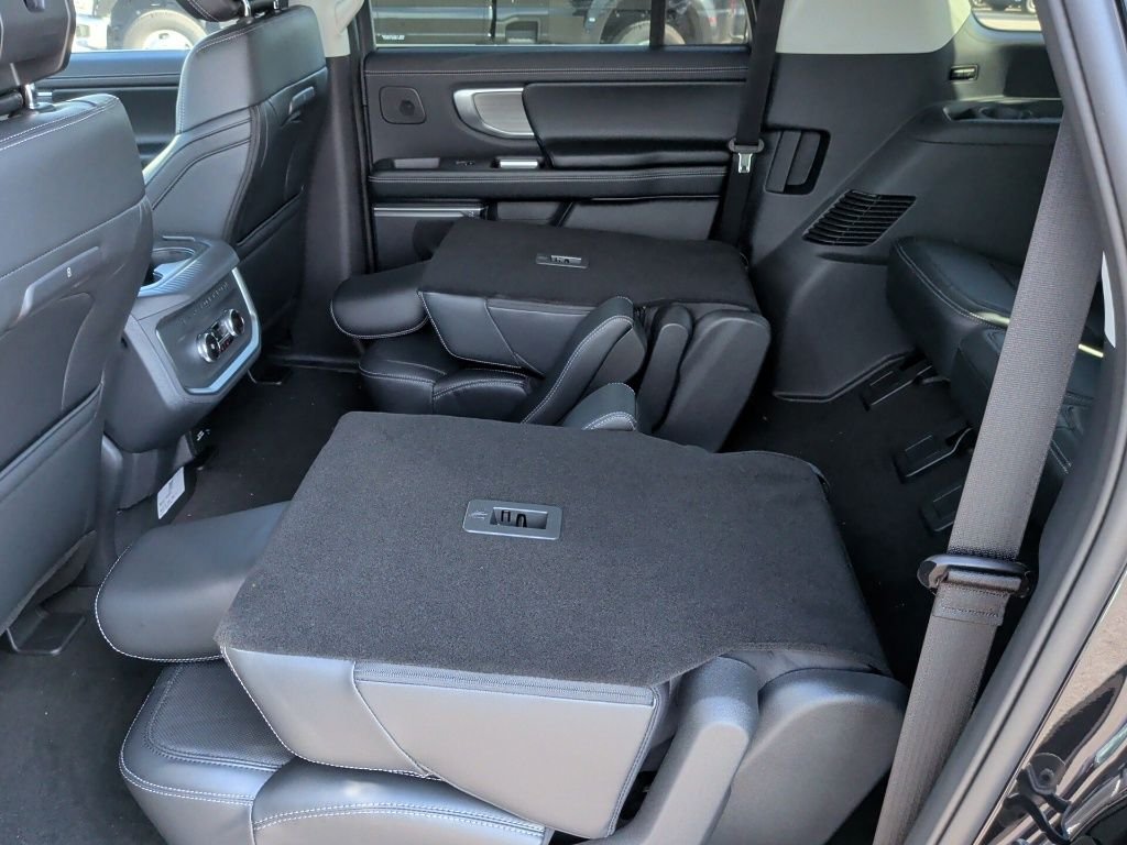 New 2026 Agate Black Metallic Ford MAX Platinum® image 40