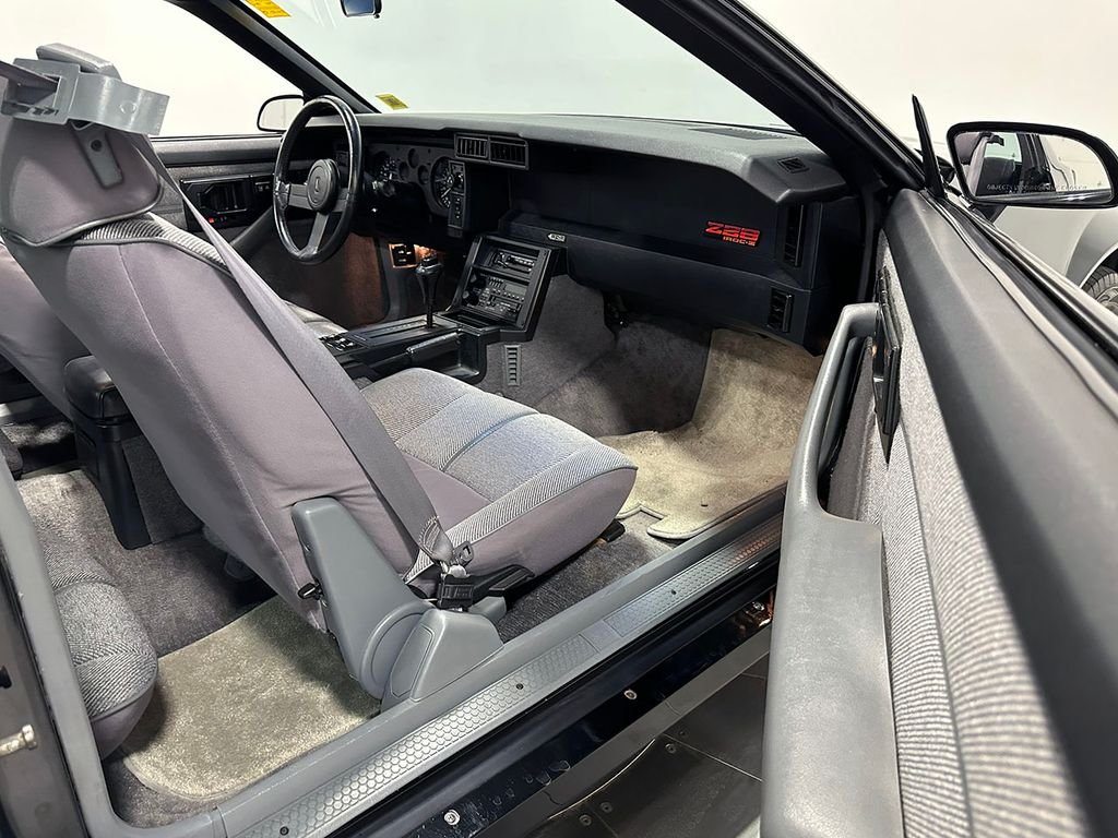 Used 1988 Black Chevrolet IROC-Z image 43