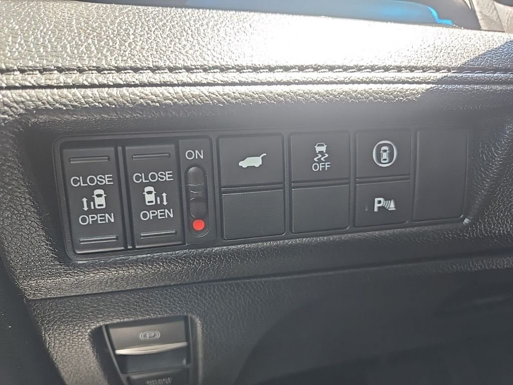 Used 2021  Honda Touring image 47