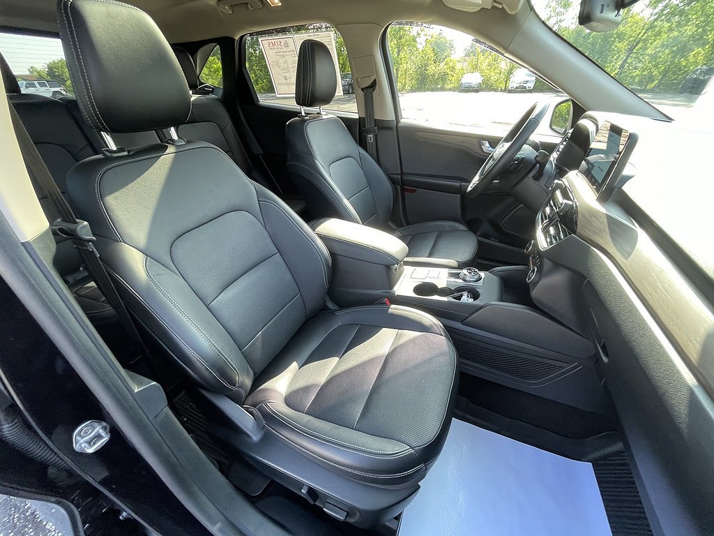 Used 2020 Agate Black Metallic Ford Titanium image 23