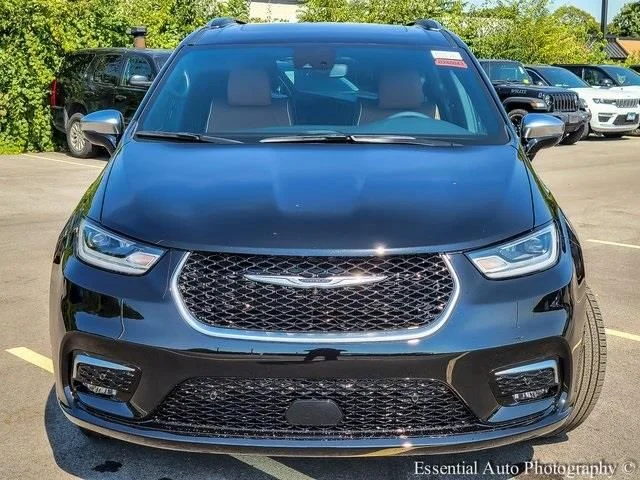 2026 Chrysler Pacifica Pinnacle - Photo 4