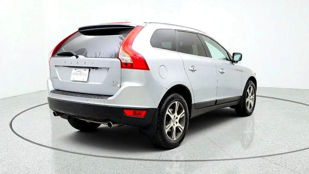 Used 2013 Electric Silver Metallic Volvo AWD 4dr T6 image 5