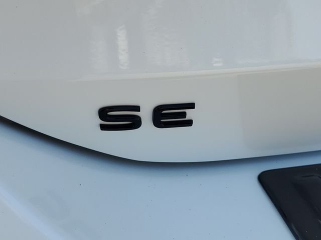New 2026 White Volkswagen SE R-Line Black image 7