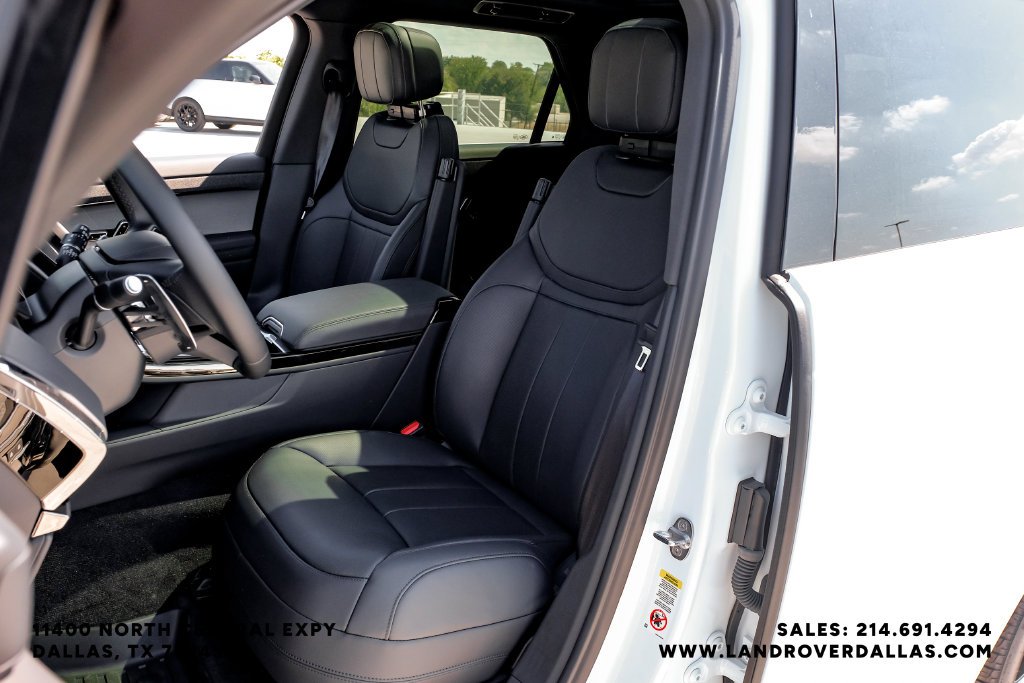 New 2026 Fuji White Land Rover Dynamic SE image 32