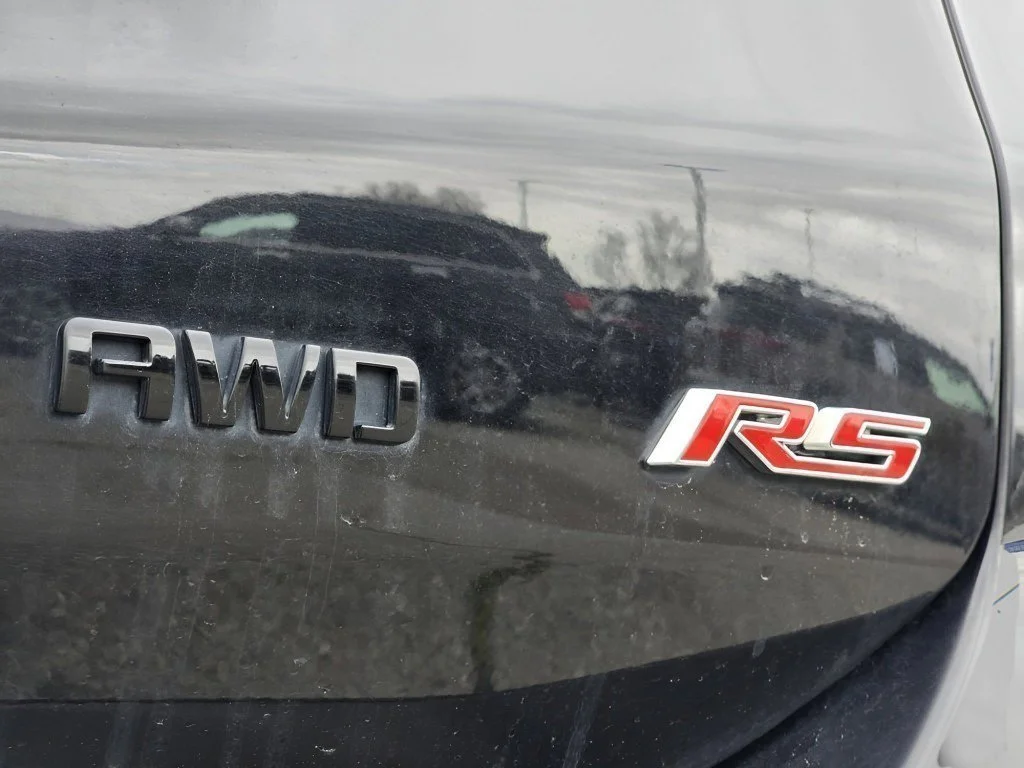 Used 2022 Mosaic Black Metallic Chevrolet RS image 26