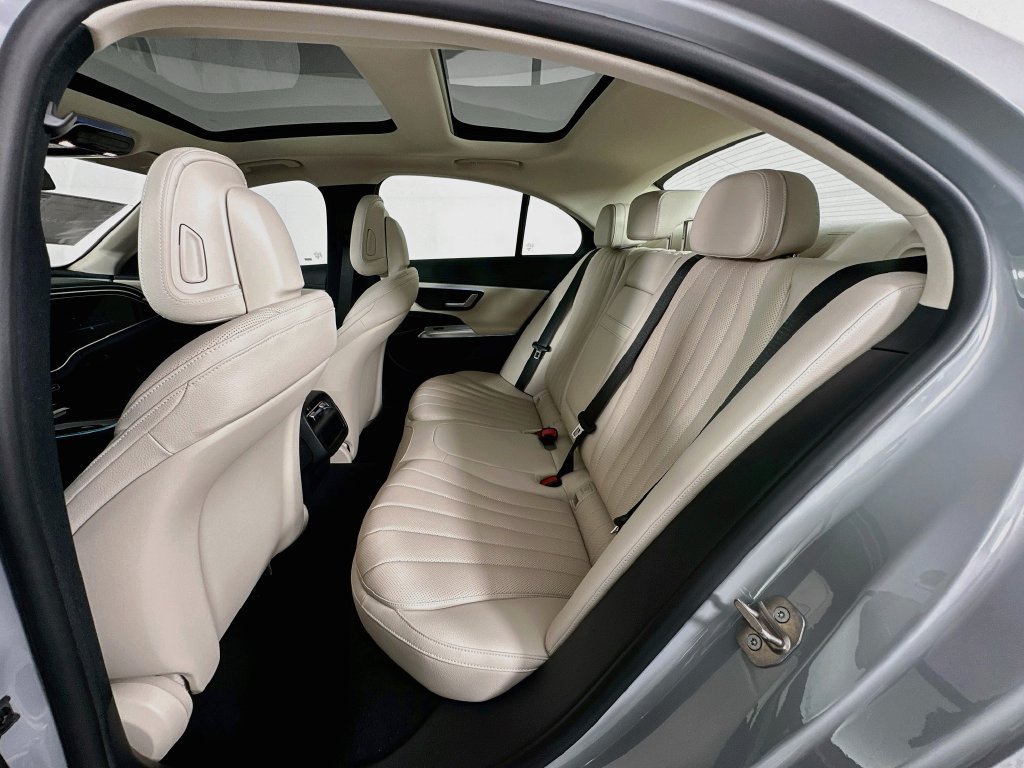 New 2027 MANUFAKTUR Alpine Grey Mercedes-Benz E 450 image 25