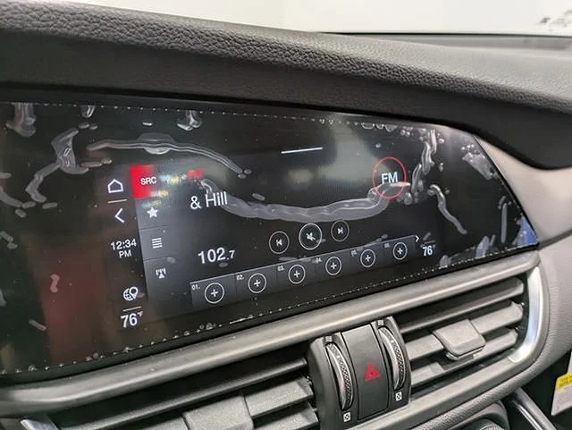 Used 2025  Alfa Romeo  image 14