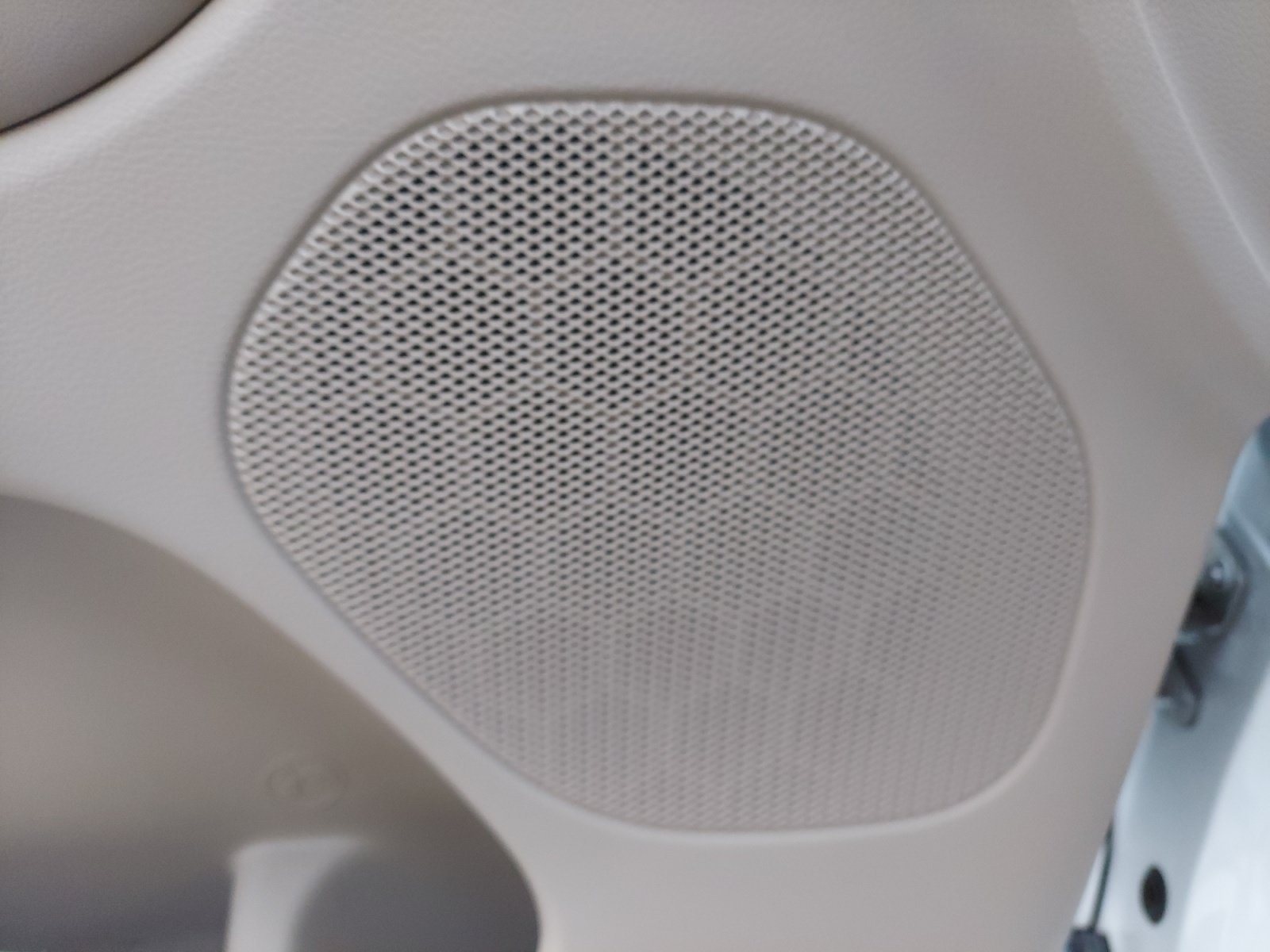 Used 2019 Bright White Clearcoat Jeep Laredo image 25