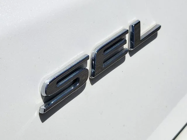 Used 2024 White Ford SEL image 19
