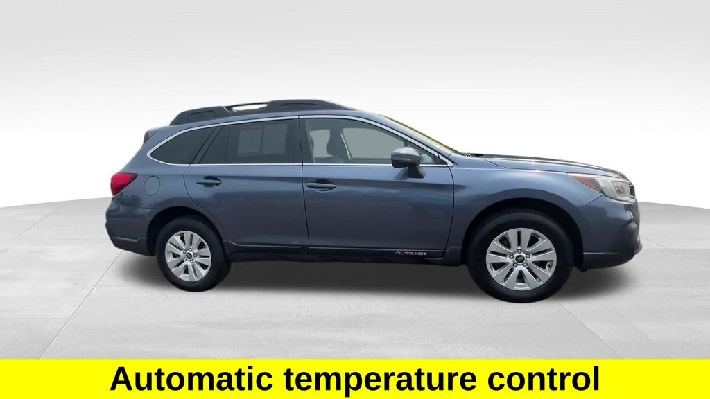 Used 2018 Blue Subaru 2.5i Premium image 13