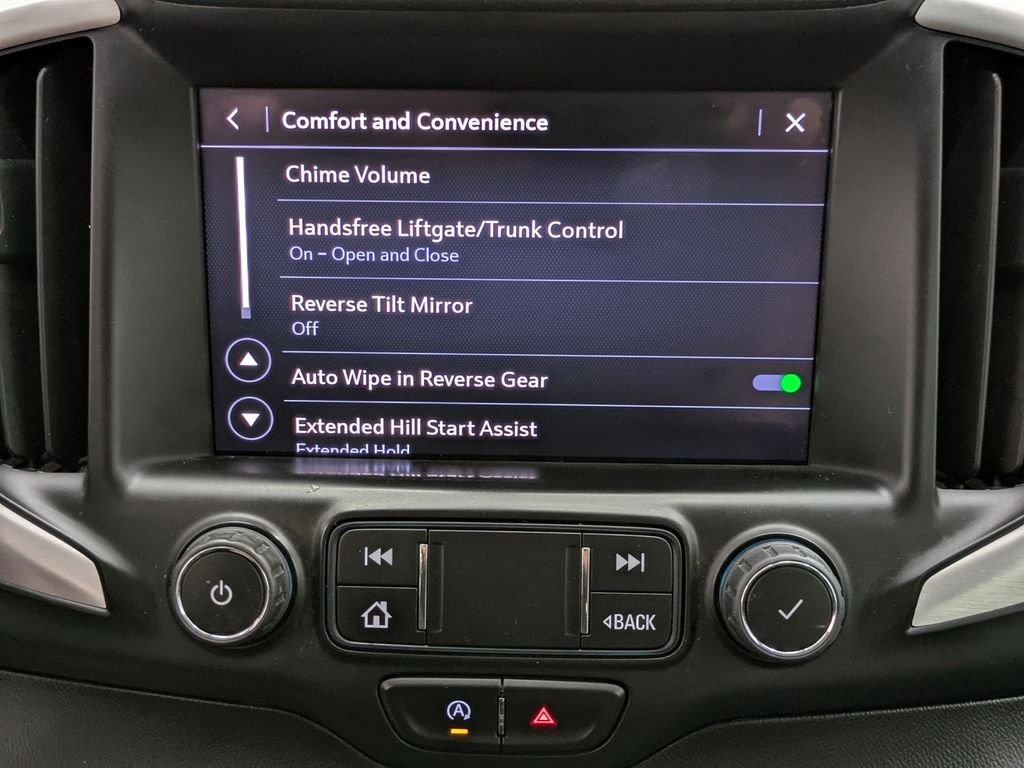Used 2022 White GMC SLT image 9
