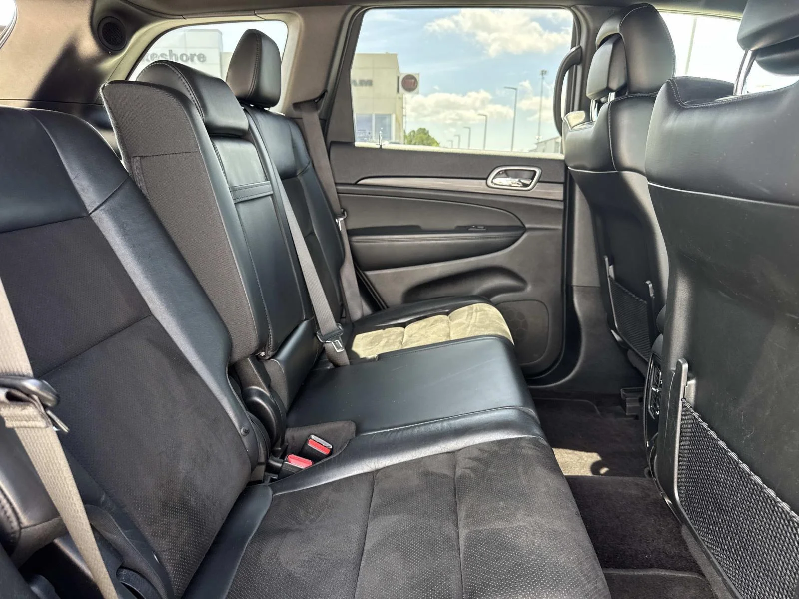 Used 2019 Granite Crystal Metallic Clearcoat Jeep Laredo E 4x2 image 9