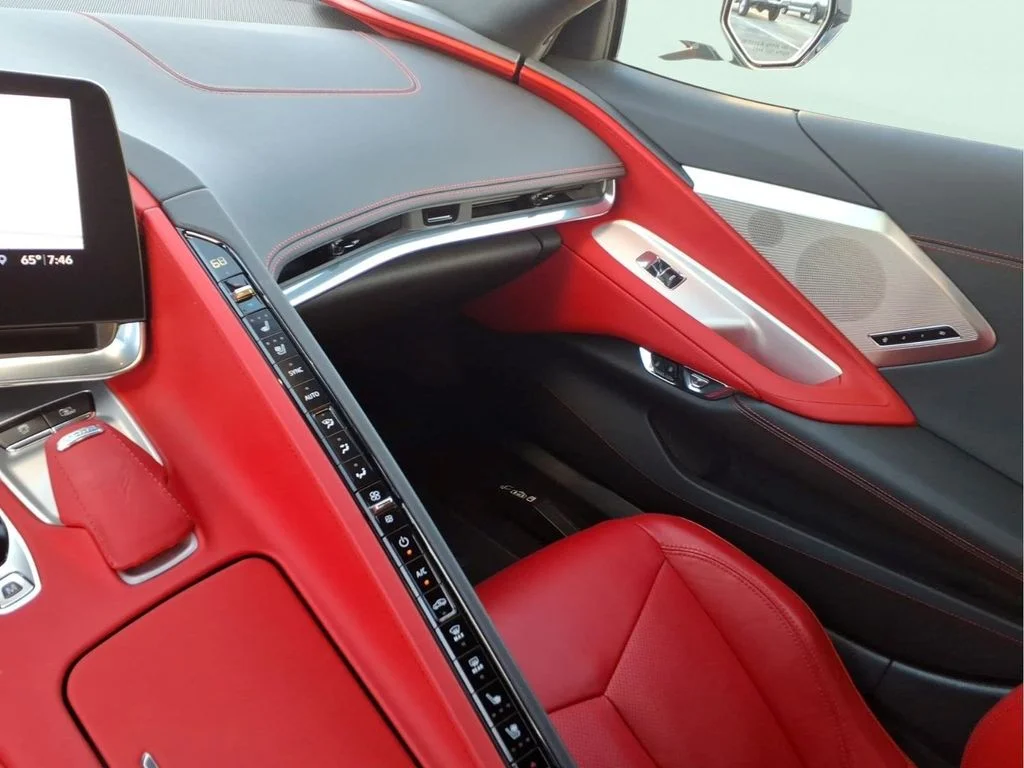 Used 2020 White Chevrolet Stingray image 21