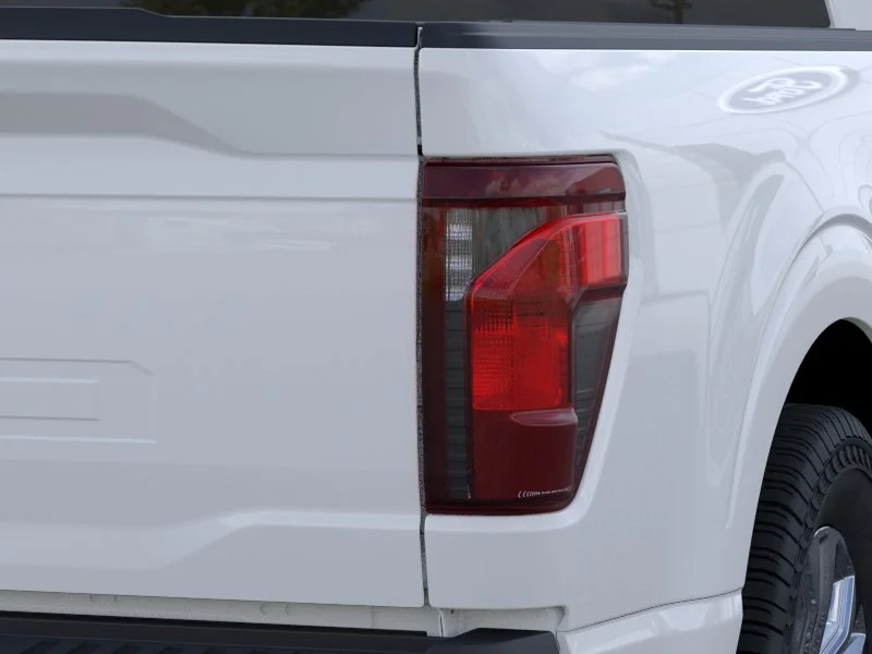 New 2026 Oxford White Ford XLT image 21