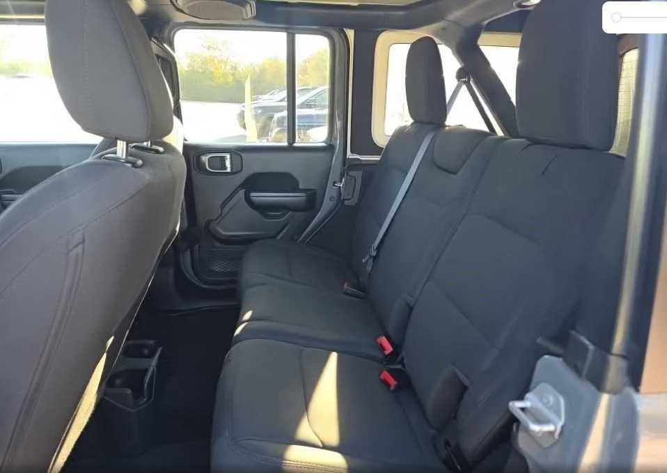 Used 2021 Sting-Gray Clearcoat Jeep Unlimited Sport Altitude image 9